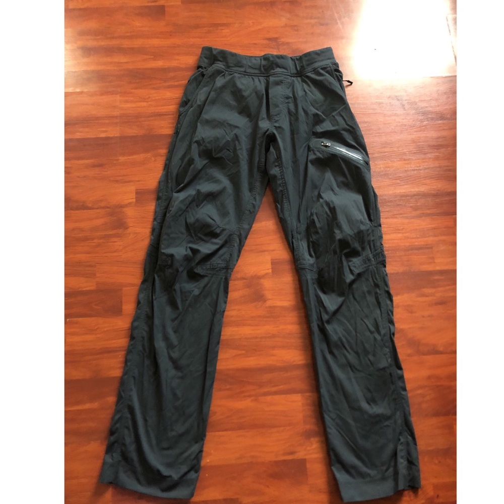 Lululemon Athletica men’s cargo pants